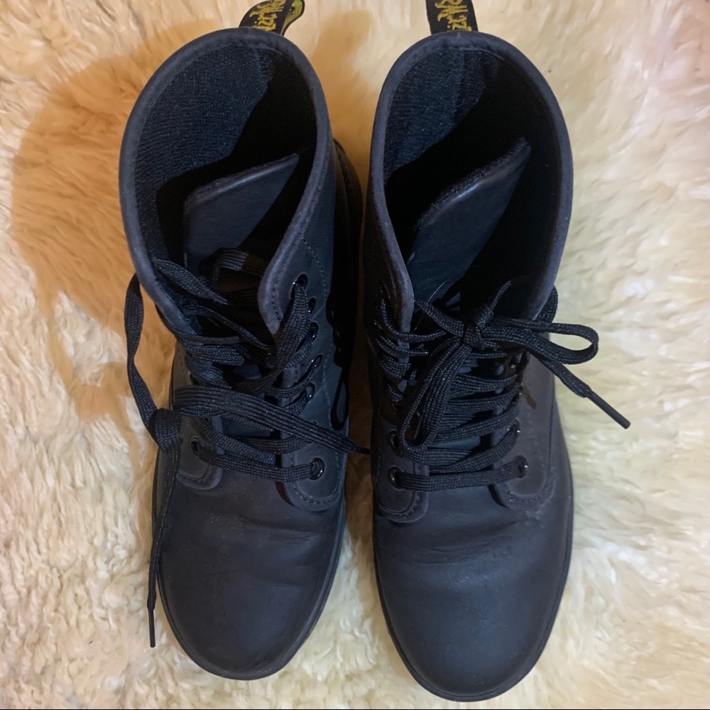 doc martens WOMENS SIZE 7 airwair shoreditch boots